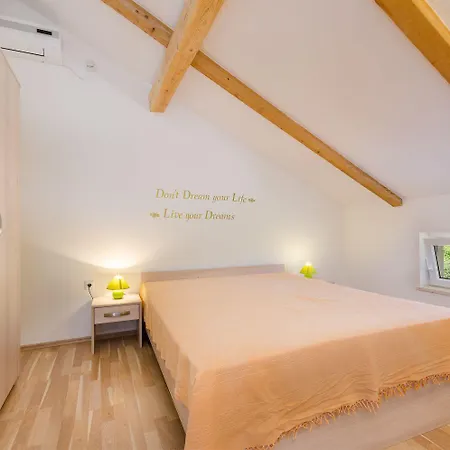 公寓 Lichtdurchflutete Penthousewohnung Nur 300 Meter Zum Mit Meerblick, Pool, Grill