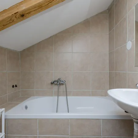 Lichtdurchflutete Penthousewohnung Nur 300 Meter Zum Mit Meerblick, Pool, Grill 公寓 诺维·维诺多尔斯基
