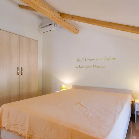 Lichtdurchflutete Penthousewohnung Nur 300 Meter Zum Mit Meerblick, Pool, Grill