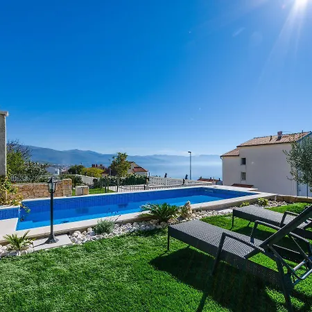 Lichtdurchflutete Penthousewohnung Nur 300 Meter Zum Mit Meerblick, Pool, Grill Apartmán *