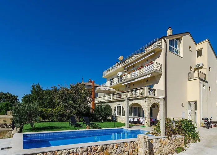 公寓 Lichtdurchflutete Penthousewohnung Nur 300 Meter Zum Mit Meerblick, Pool, Grill 诺维·维诺多尔斯基