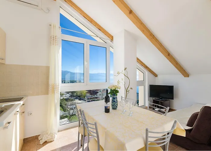 Lichtdurchflutete Penthousewohnung Nur 300 Meter Zum Mit Meerblick, Pool, Grill 公寓 诺维·维诺多尔斯基