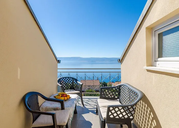 Lichtdurchflutete Penthousewohnung Nur 300 Meter Zum Mit Meerblick, Pool, Grill
