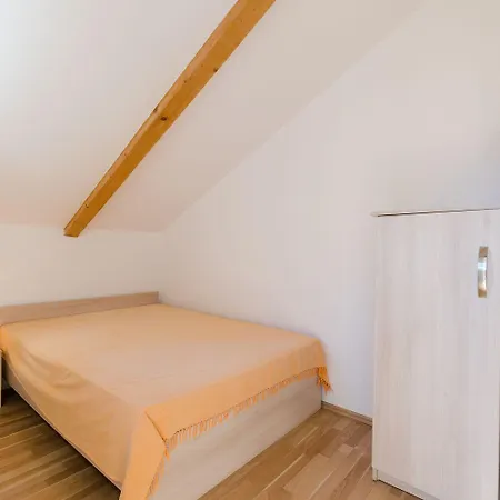 Apartament Lichtdurchflutete Penthousewohnung Nur 300 Meter Zum Mit Meerblick, Pool, Grill *