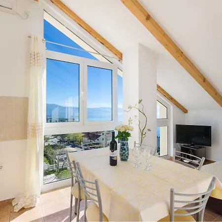 Lichtdurchflutete Penthousewohnung Nur 300 Meter Zum Mit Meerblick, Pool, Grill Apartament Novi Vinodolski