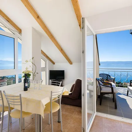 Lichtdurchflutete Penthousewohnung Nur 300 Meter Zum Mit Meerblick, Pool, Grill