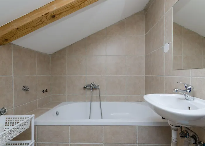 Lichtdurchflutete Penthousewohnung Nur 300 Meter Zum Mit Meerblick, Pool, Grill Apartment Novi Vinodolski