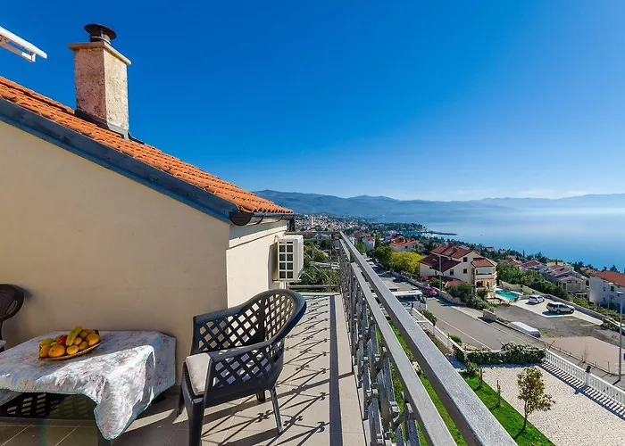 Apartment Lichtdurchflutete Penthousewohnung Nur 300 Meter Zum Mit Meerblick, Pool, Grill *