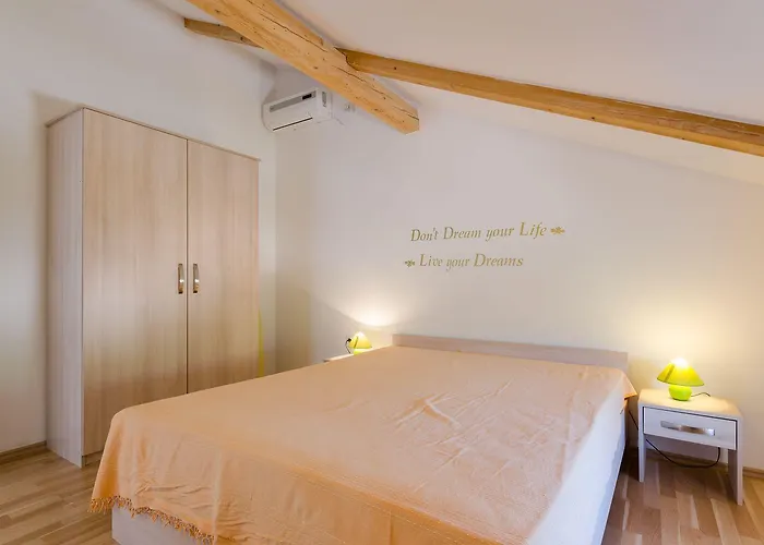 Lichtdurchflutete Penthousewohnung Nur 300 Meter Zum Mit Meerblick, Pool, Grill